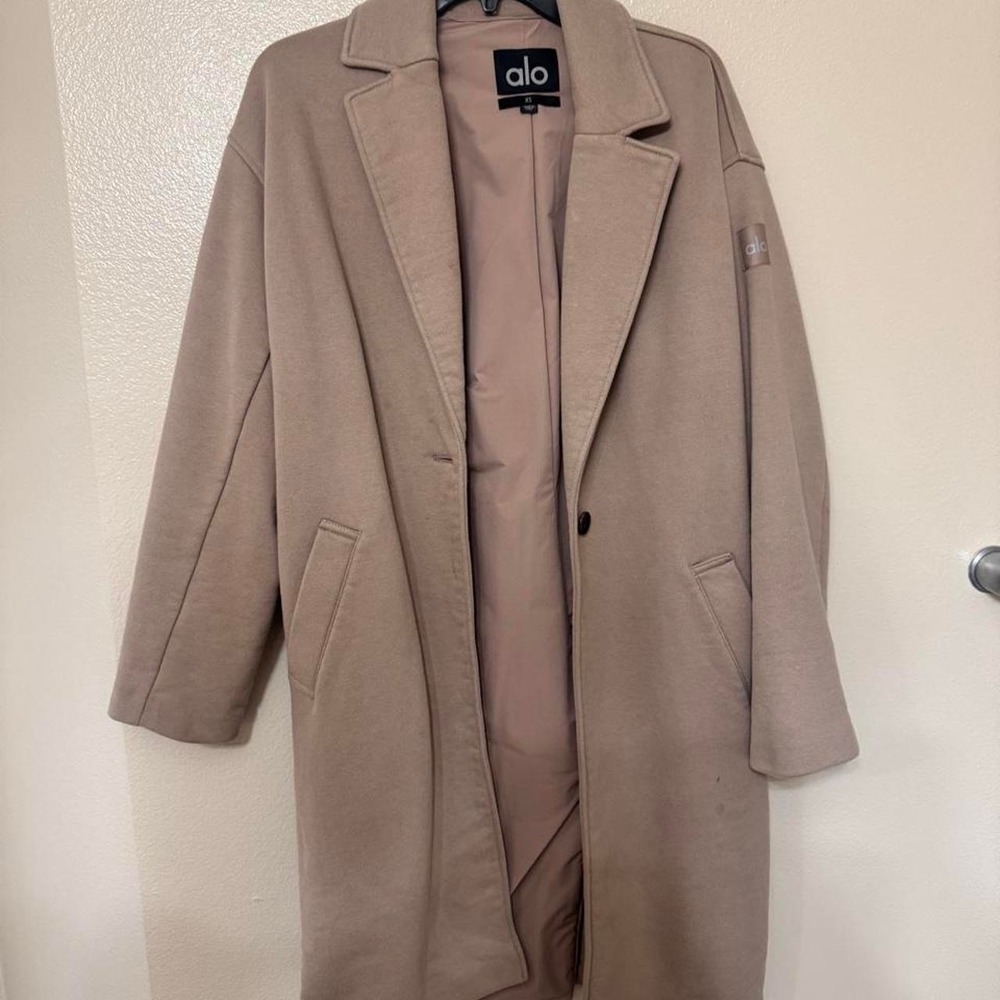 Alo Yoga Low Key Fleece Trench Coat Camel Taupe Beige Womens XS